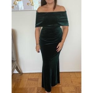 Vince Camuto - Emerald Green Velvet Off The Shoulder Dress - Size 8